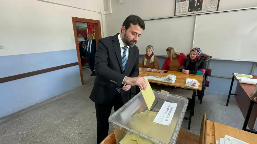 AK parti Genel Sekreter Yardımcısı Şahin, oyunu kullandı 