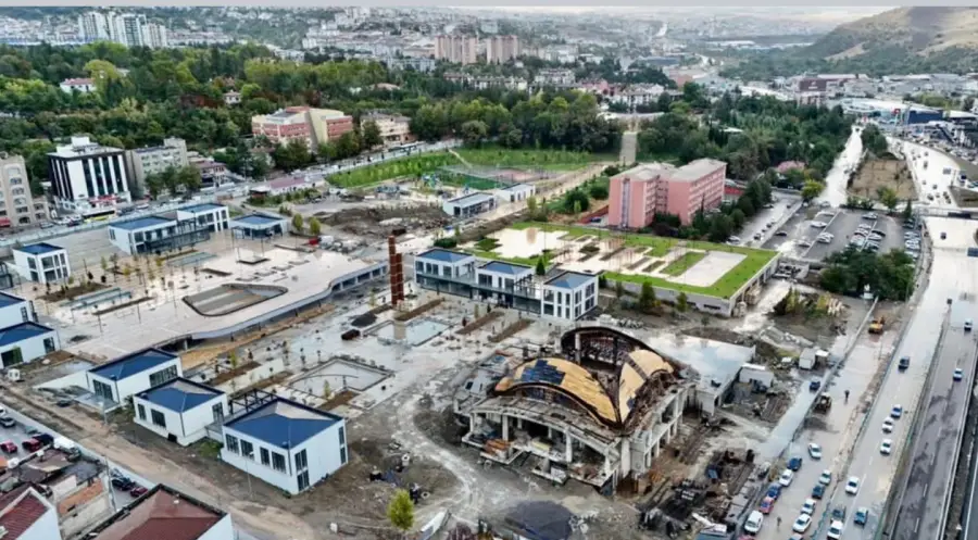 Merkez Camisi ve Millet Bahçesi projelerimizin çalışmalarını yerinde inceleyerek yetkililerden bilgi aldık.