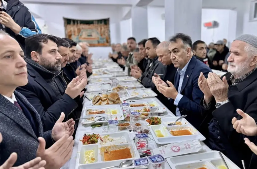 Şehit ailemizin iftarına katıldık. 