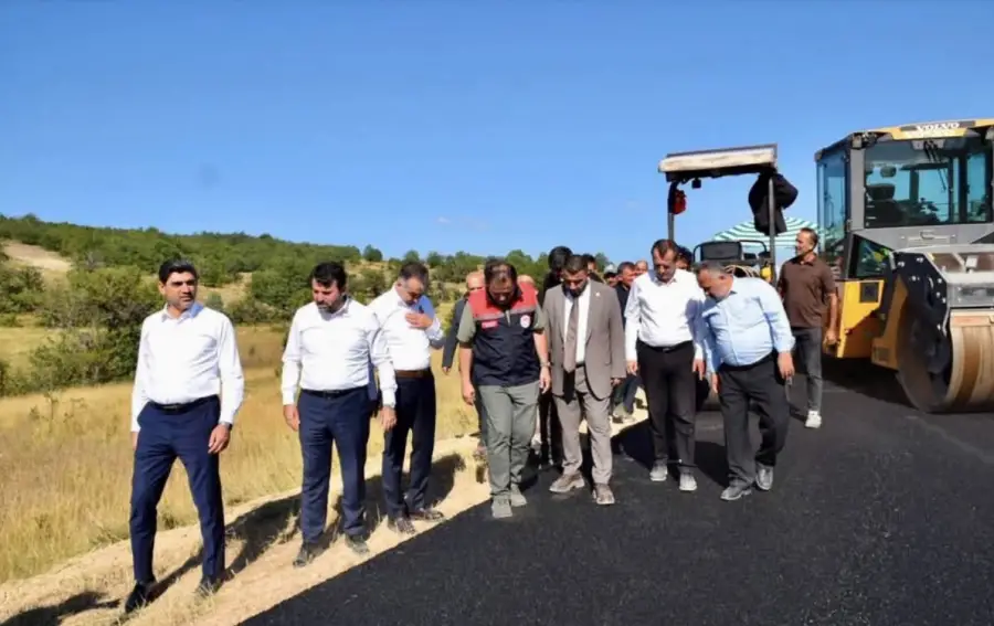 Eflani ilçemizdeki asfalt çalışmalarını yerinde inceledik. 